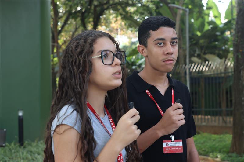 estudantes-thayme-renan.jpg