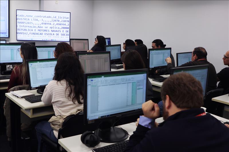 sala-informatica-2.jpg
